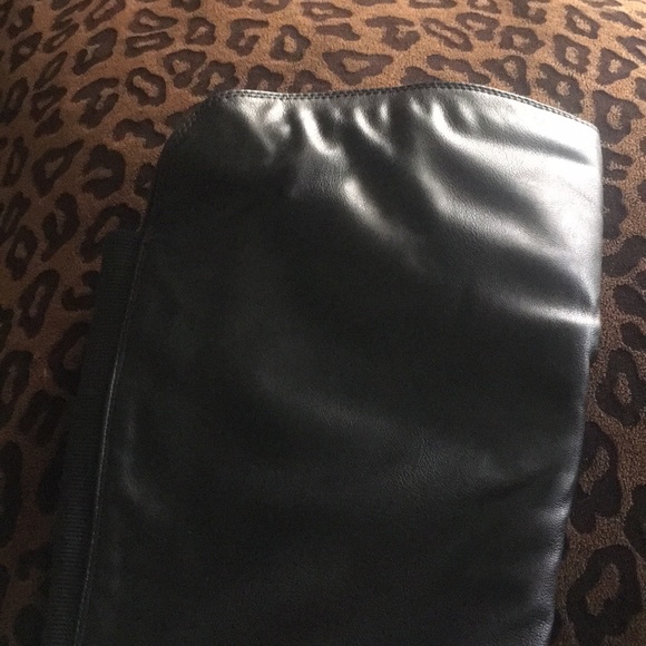 Worn one, over the knee boot - Picture 3 of 3